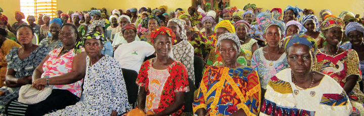 An overflow crowd gathers for the Mennonite women’s seminar on “The Importance of Praise and Adoration” Feb. 2-6 at the Orodara Mennonite Bible School in Burkina Faso. — Mennonite Mission Network